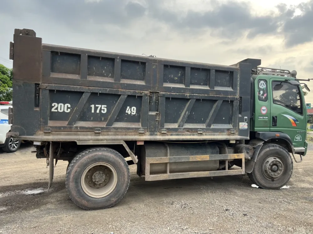 yeu cau cat bo thanh thung coi noi cua hang loat xe qua tai tren cao toc hinh anh 4