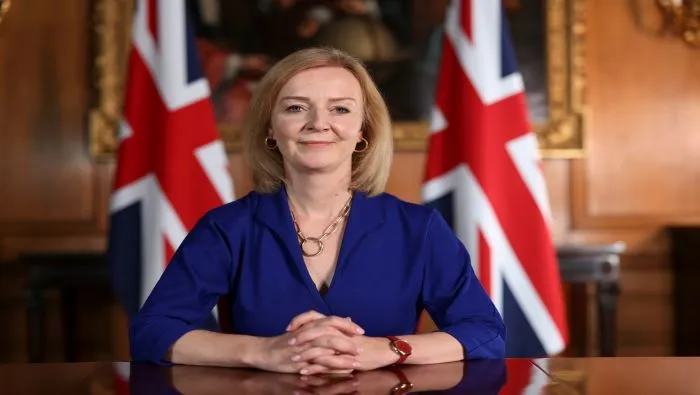 Liz Truss - Đưa nước Anh “vượt qua bão”?