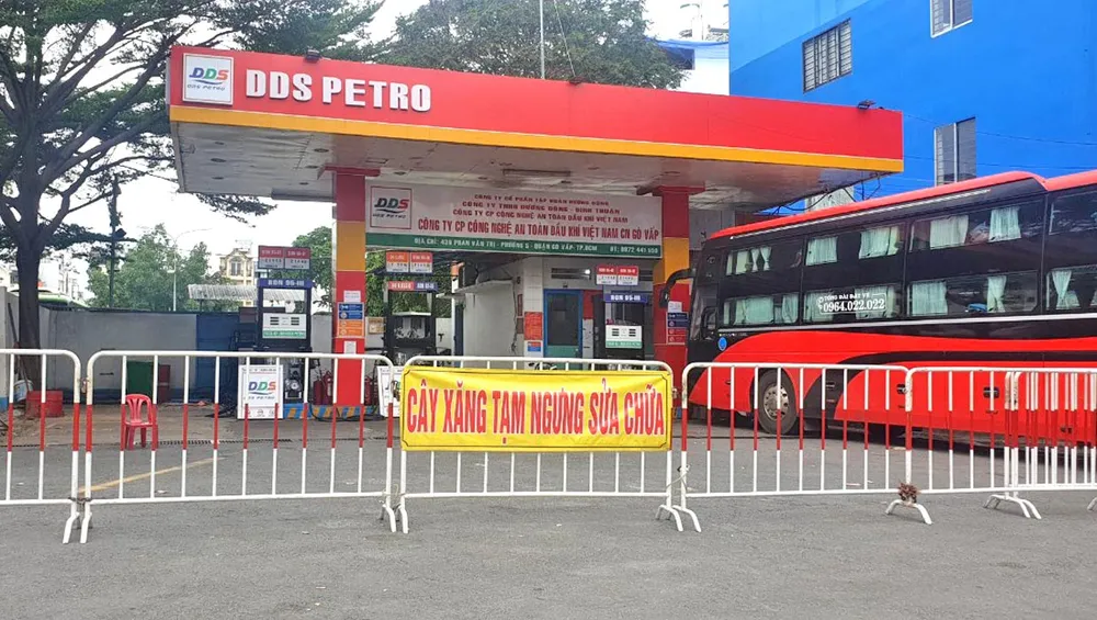 Một cây xăng thuộc hệ thống của Comeco, quận Gò Vấp, TPHCM, hết xăng bán trong ngày 6-10.