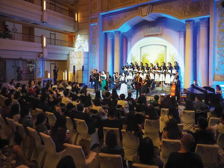 Ngập tràn lễ hội cuối năm tại Renaissance Riverside Hotel Saigon ảnh 1