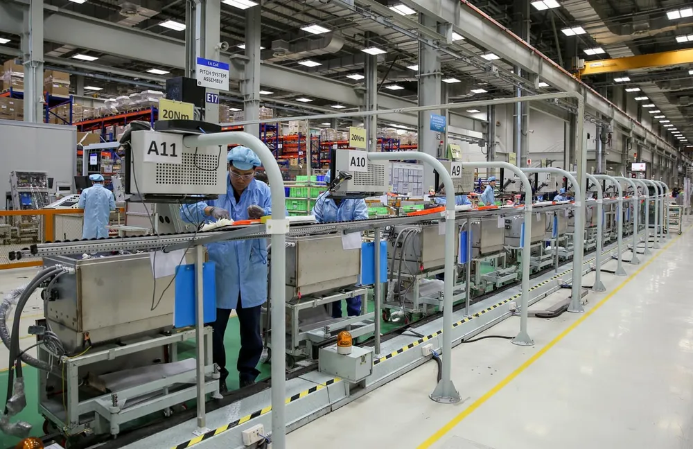 Tiếp tục cải cách thể chế, cải thiện môi trường kinh doanh từ bộ ngành đến địa phương, và tạoniềm tin cho DN. 