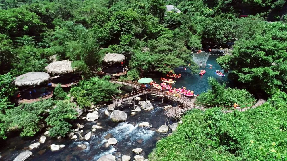 Suối nước Moọc.