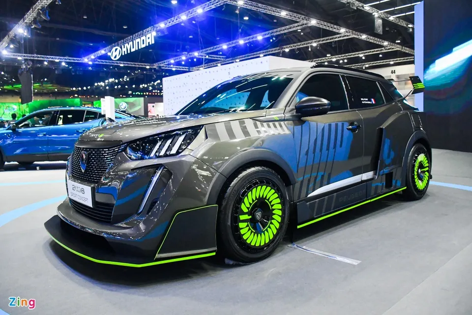 Peugeot không đưa ra bất kỳ thông tin nào về mẫu 2008 Sport Concept, khả năng cao đây chỉ là phiên bản trưng bày và không được bán thương mại. Tại Việt Nam, Peugeot 2008 đang được phân phối với 2 phiên bản là Active và GT Line.