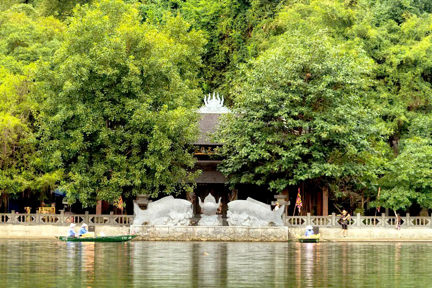 Đền Trình hay còn gọi là phủ Đột