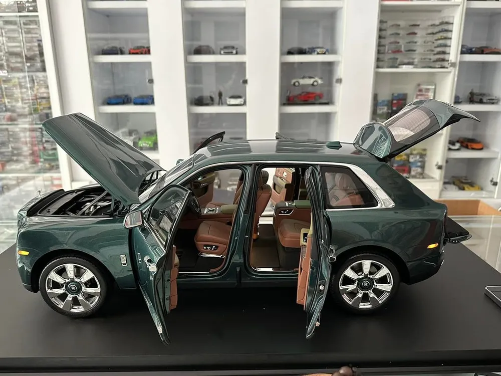 Cận cảnh mô hình Rolls-Royce Cullinan, trị giá bằng một chiếc Toyota Camry ảnh 1