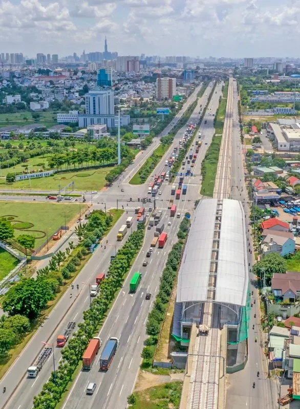 Đầu tư hạ tầng cơ sở cần có chính sách ổn định trong khoảng thời gian dài. Ảnh: HOÀNG HÙNG