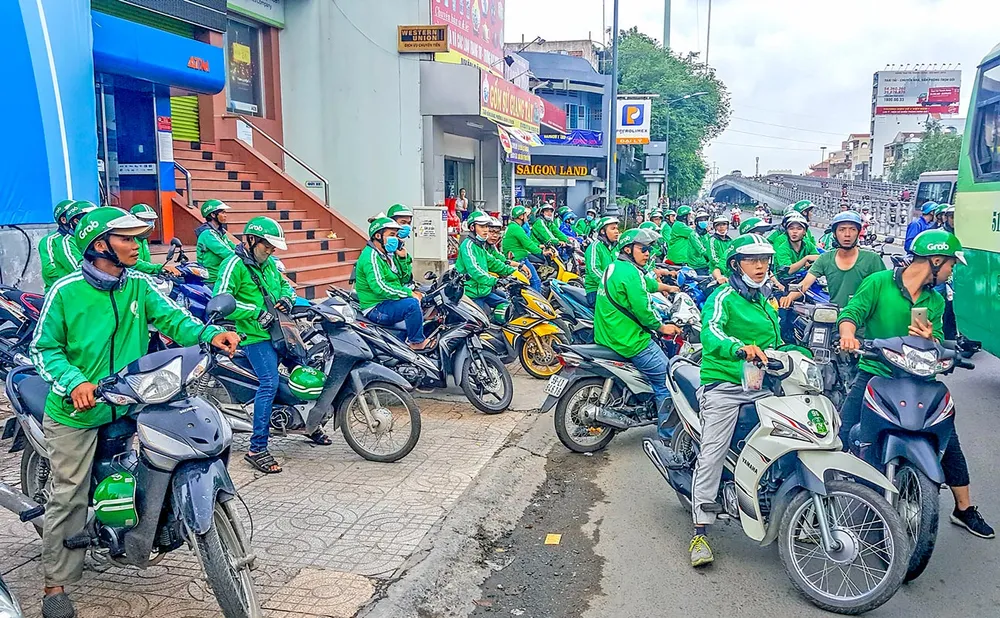 Tri thức trẻ chuyển dịch theo xu hướng nhất thời là điều đáng lo ngại cho nguồn nhân lực trong tương lai.