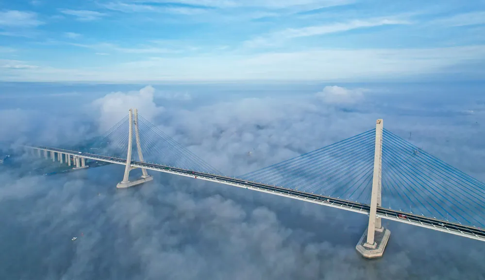 Cầu Vàm Cống bắc qua sông Hậu, kết nối quận Thốt Nốt (TP Cần Thơ) với huyện Lấp Vò (tỉnh Đồng Tháp). 