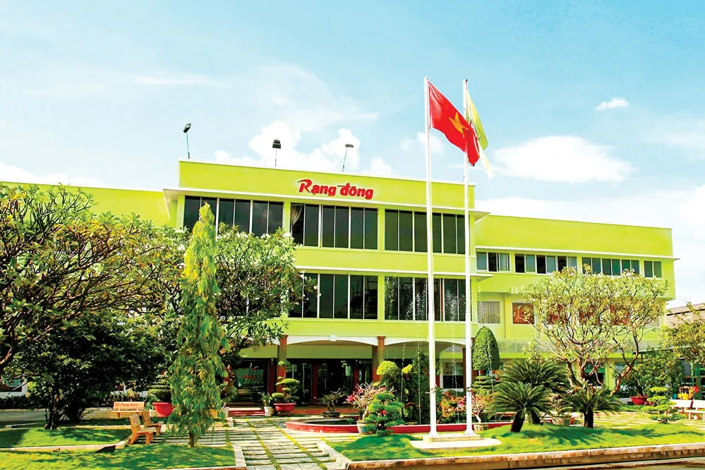 Cú 'hụt chân' của Nhựa Rạng Đông 