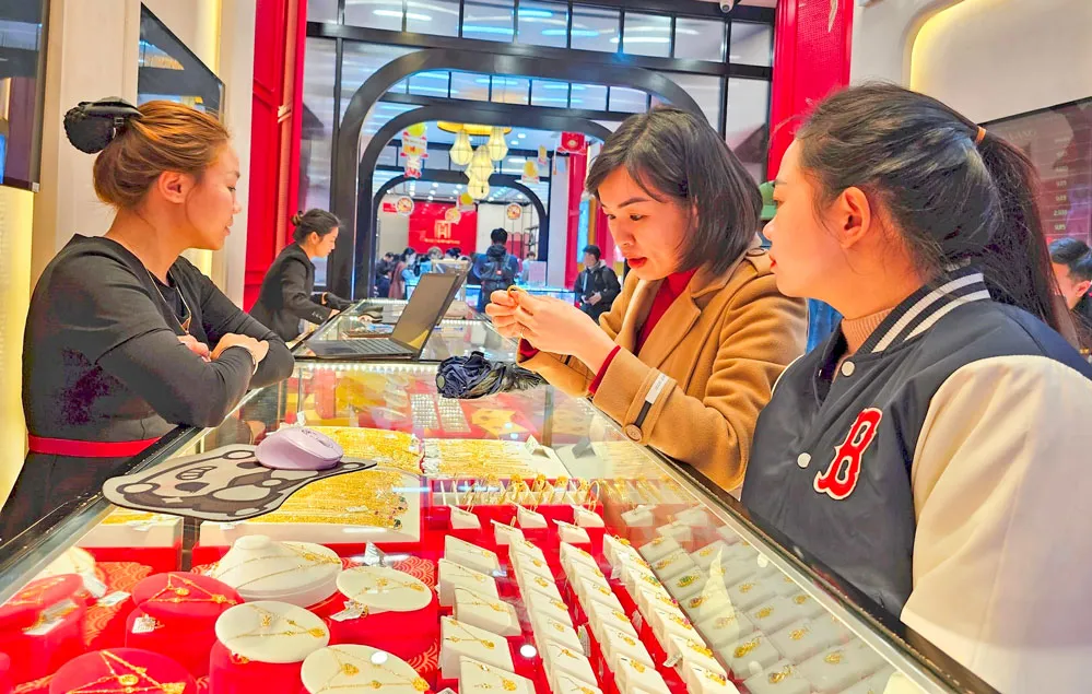 'Bài toán kép' giá vàng và tỷ giá 2025 