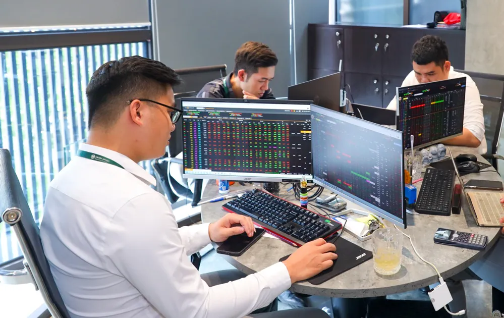 Nhà đầu tư 'vừa đánh, vừa lo' 