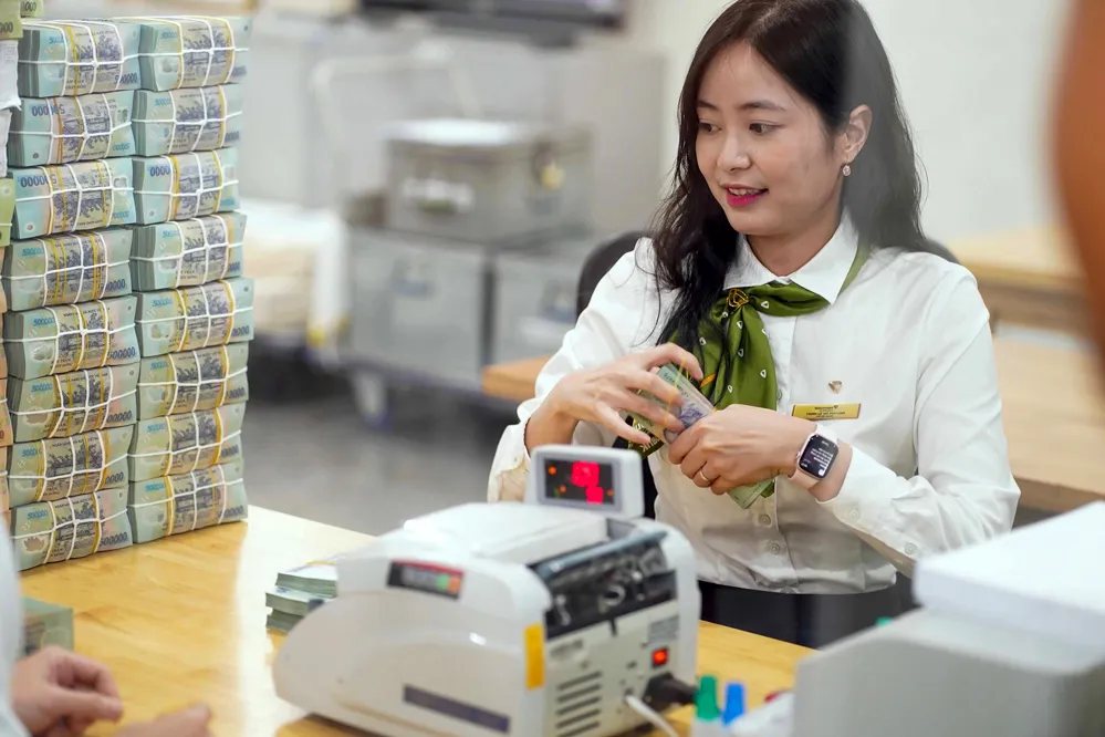 Mở van tín dụng, dòng chảy phải an toàn