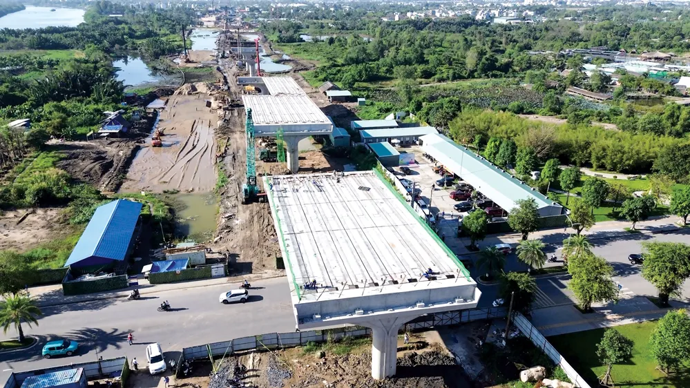 Công trường thi công Vành đai 3 qua TPHCM.