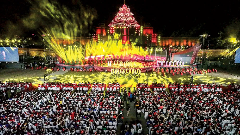 Concert quốc gia “Dưới cờ quang vinh”.