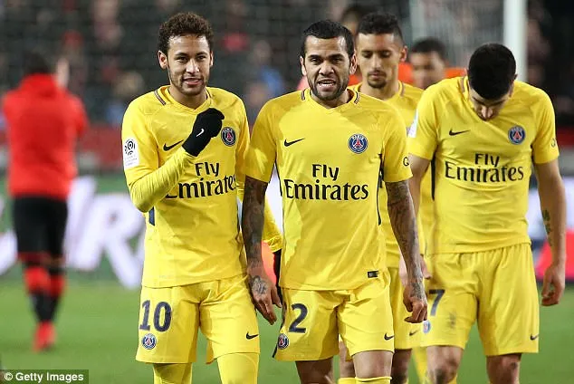 Neymar và Dani Alves. Ảnh: Getty Images.