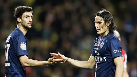 Javier Pastore và Edinson Cavani cũng mất dạng trước trận ds9ấu với Rennes. Ành: Getty Images.