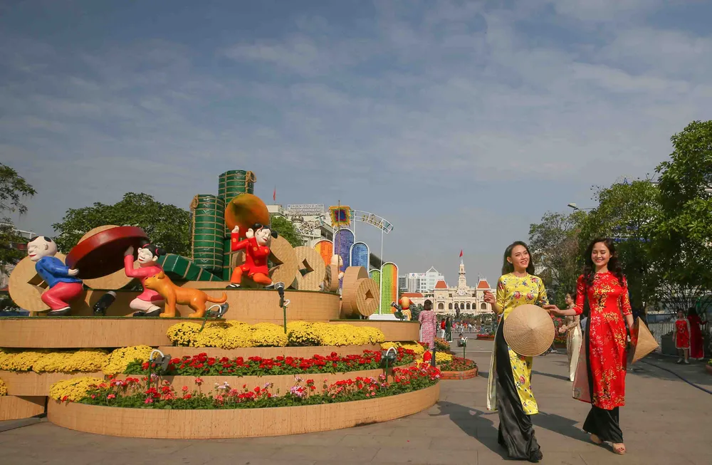 Rộn ràng Đường hoa Nguyễn Huệ trước giờ khai mạc  ảnh 4