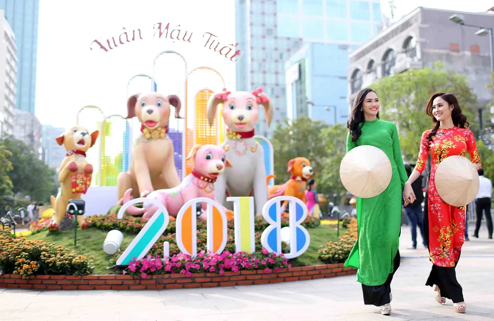 Rộn ràng Đường hoa Nguyễn Huệ trước giờ khai mạc  ảnh 6