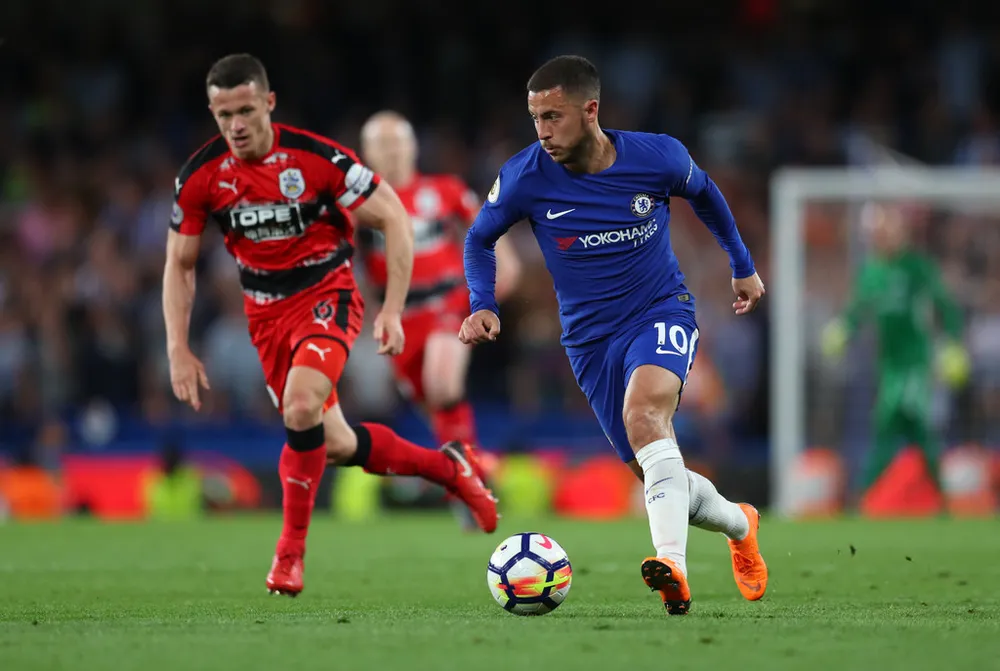 Eden Hazard sẽ thể hiện tài năng của mình trước ông thầy mới.