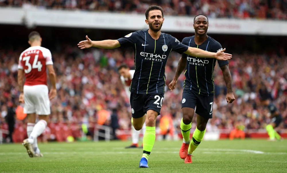 Bernardo Silva và Raheerm Sterling ghi bàn cho Manchester City