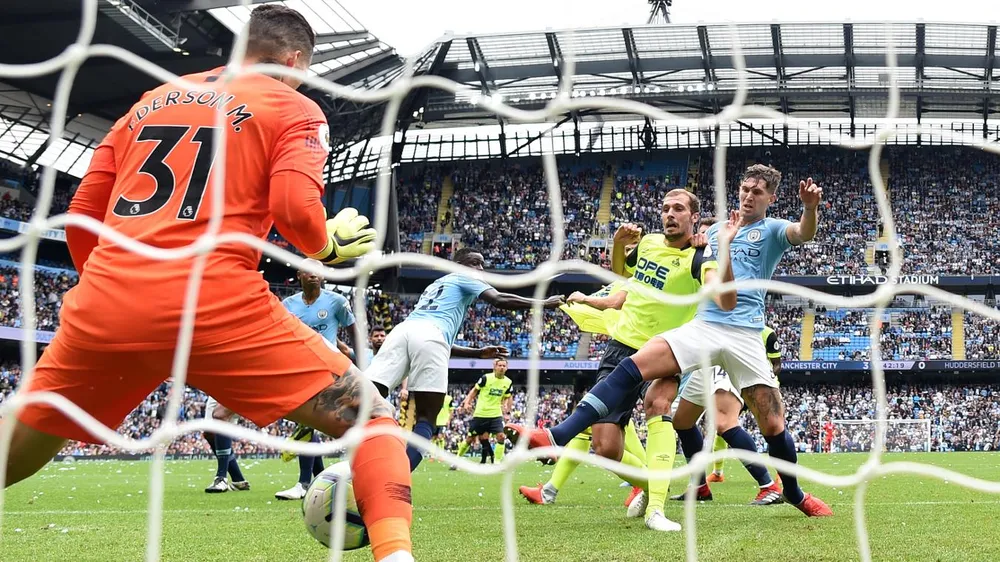 Aguero ghi hattrick khi Man City vùi dập Huddersfield ảnh 4