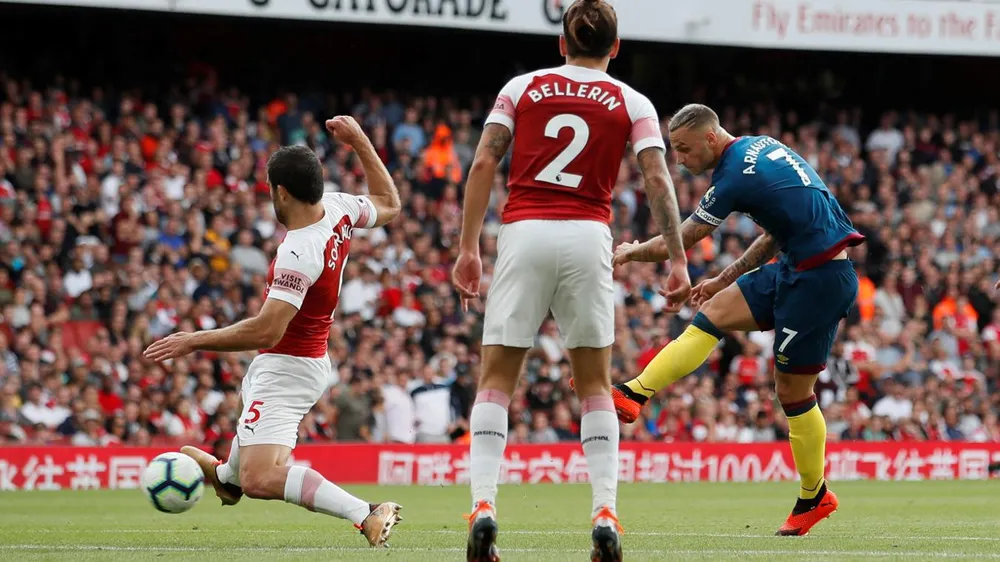 Arsenal - West Ham 3-1, Arnautovic mở tỷ số, Monreal, Welbeck lập công ảnh 4