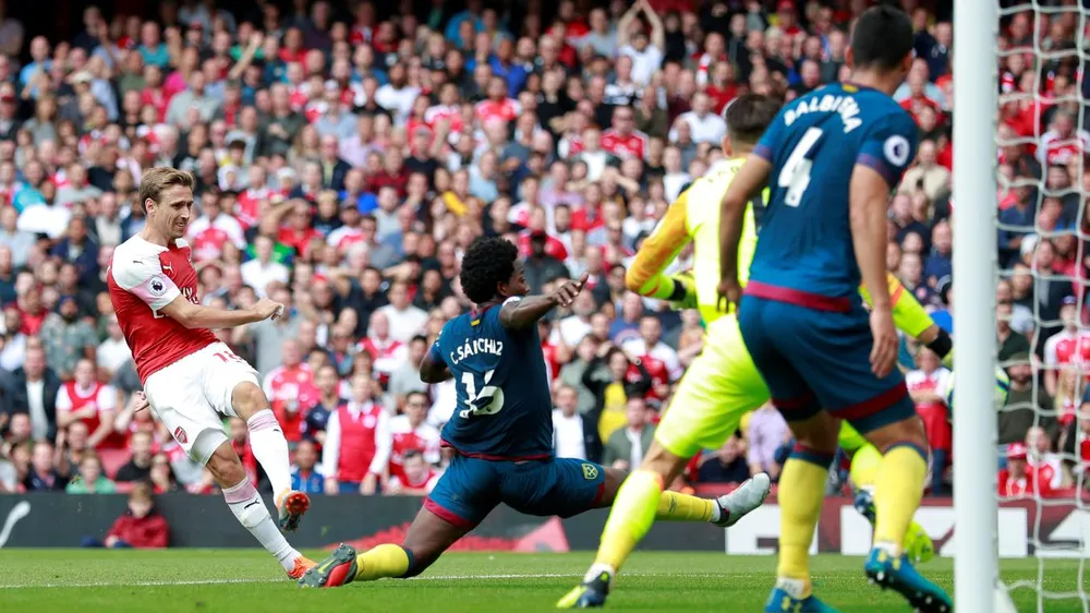 Arsenal - West Ham 3-1, Arnautovic mở tỷ số, Monreal, Welbeck lập công ảnh 5