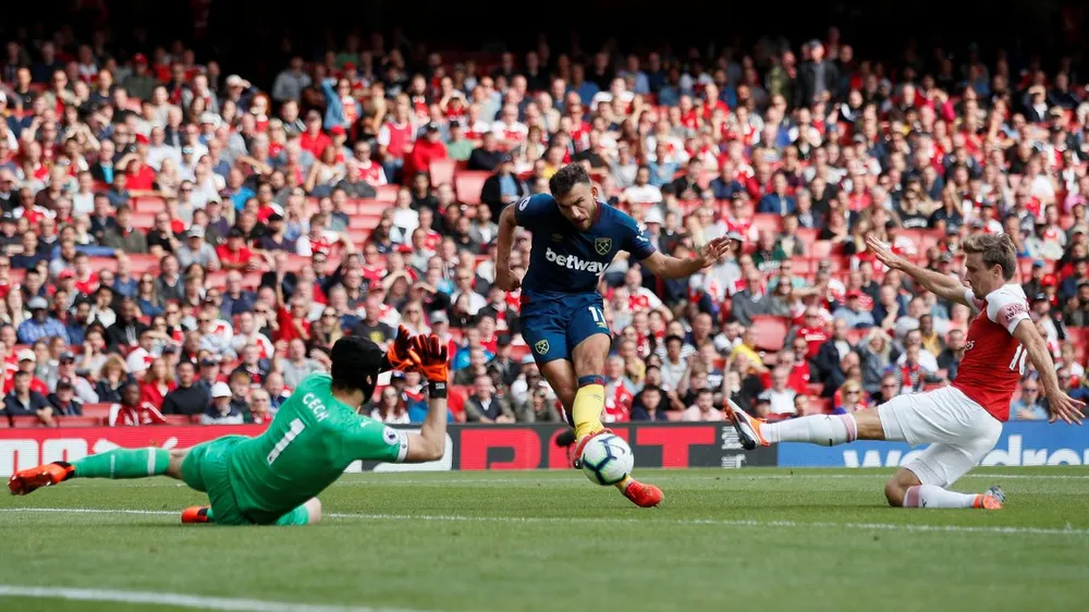 Arsenal - West Ham 3-1, Arnautovic mở tỷ số, Monreal, Welbeck lập công ảnh 6