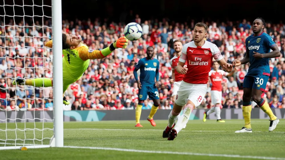 Arsenal - West Ham 3-1, Arnautovic mở tỷ số, Monreal, Welbeck lập công ảnh 7