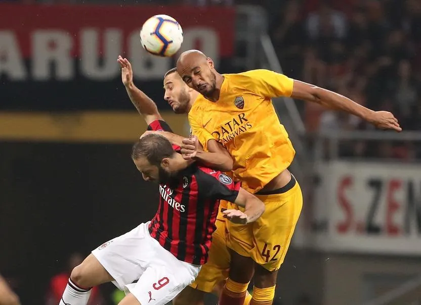 Milan nhấn chìm Roma phút cuối cùng ảnh 1