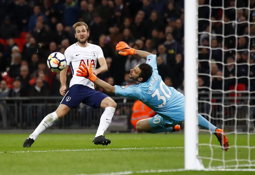 Harry kane ghi bàbn vào lưới Watford mùa trước