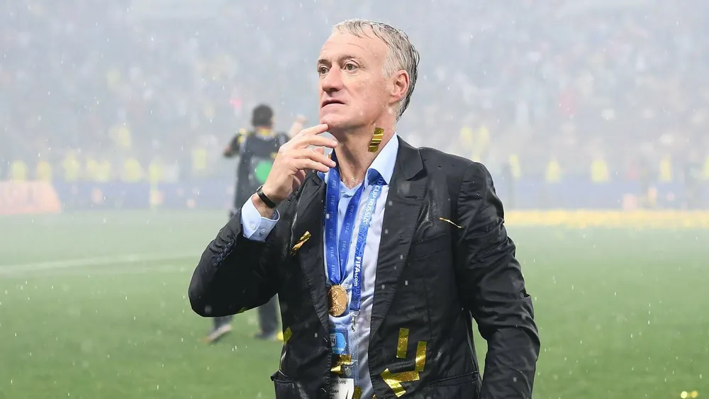 Didier Deschamps trong đêm đăng quang ở World Cup