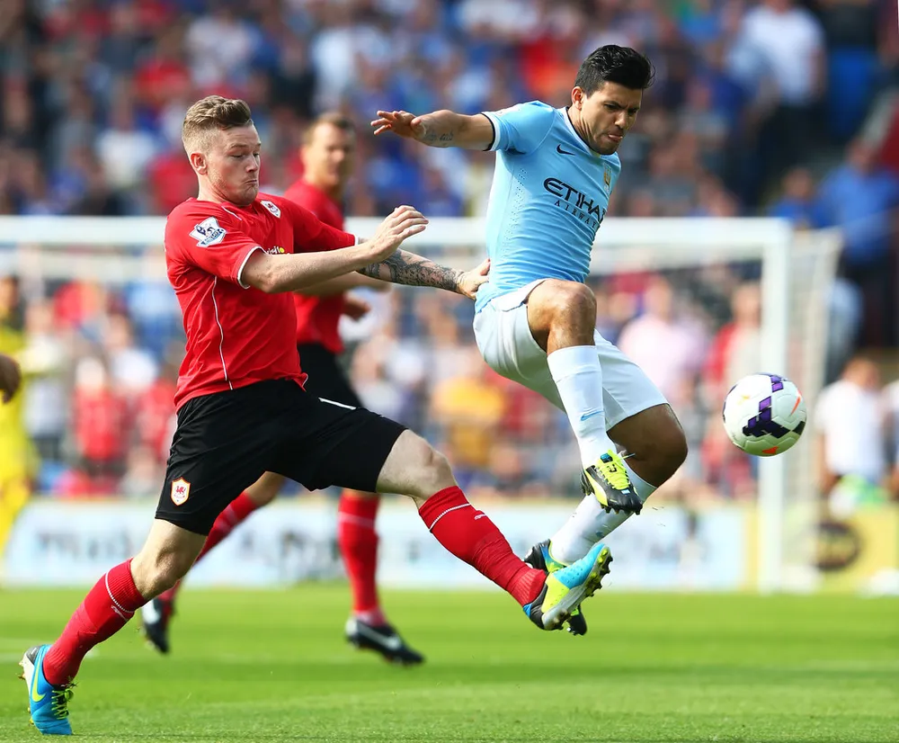 Sergio Aguero (trái) sẽ giúp Manchester City tìm lại hương vị chiến thắng