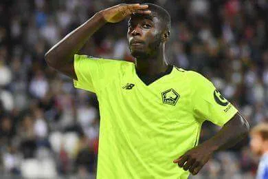 Tiền vệ trẻ Tanguy Ndombele (Lyon)