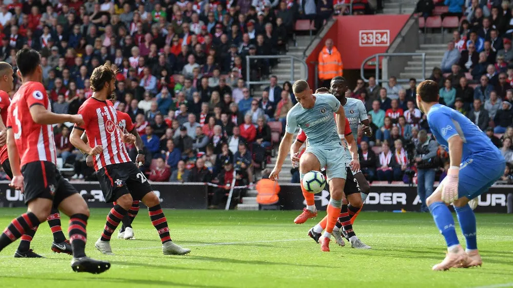 Dạo mát ở St Mary's, Chelsea nắm chắc ngôi nhì bảng ảnh 3