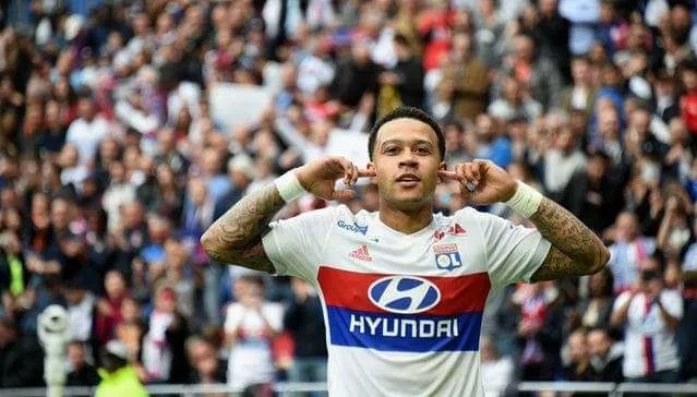 Tiền đạo Memphis Depay trong màu áo Lyon