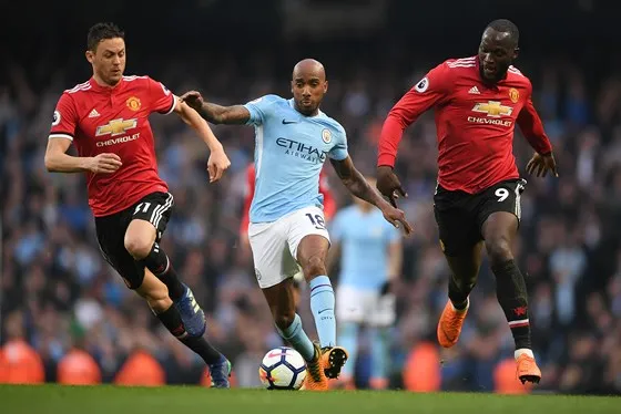 Man xanh mới là ông chủ của thành Manchester ảnh 1