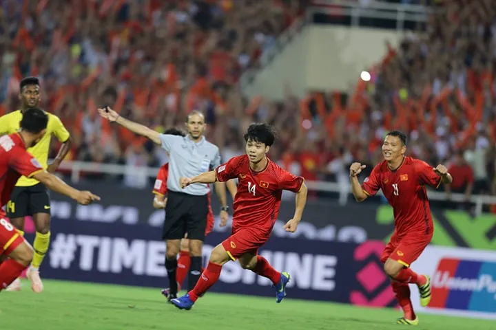 Việt Nam - Malaysia 2-0: Công Phượng tỏa sáng, Anh Đức góp công ảnh 7