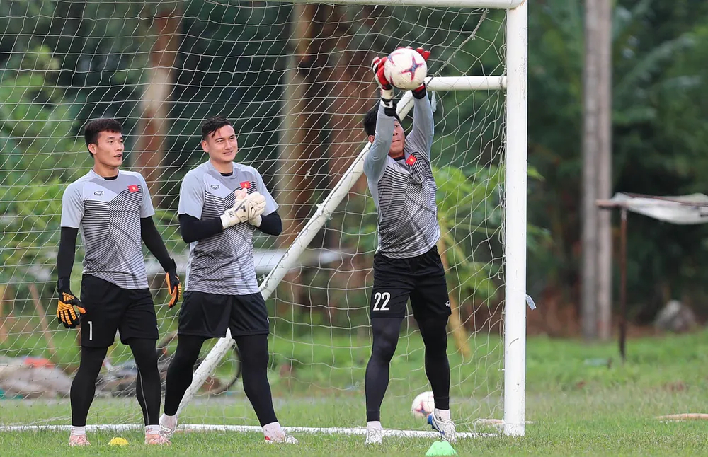 Đội tuyển Việt Nam suýt hủy buổi tập quan trọng ở Myanmar vì mưa to ảnh 9