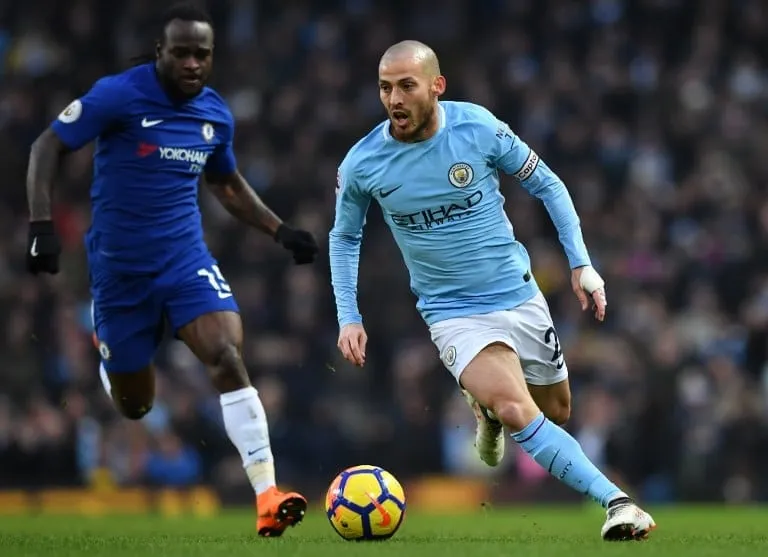 David Silva (phải) trong màu áo Manchester City.