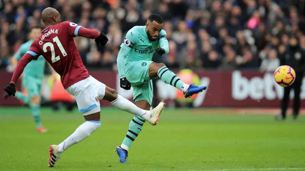 Samir Nasri tỏa sáng khi West Ham nhấn chìm Arsenal ảnh 3