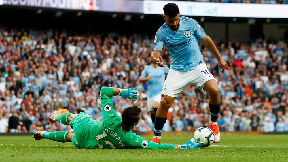 Sergio Aguero sẽ tiếp tục "hành hạ" thủ thành Newcastle.