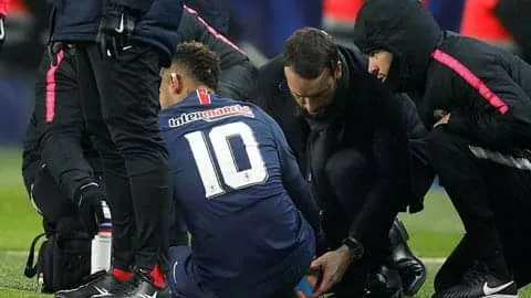 Nếu phẫu thuật Neymar sẽ bỏ lỡ Copa America tại Brazil