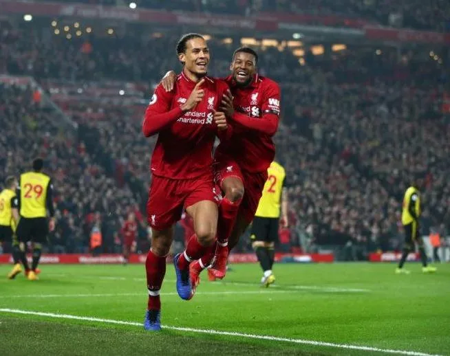 Trung vệ Van Dijk và tiền vệ Georginio Wijnaldum