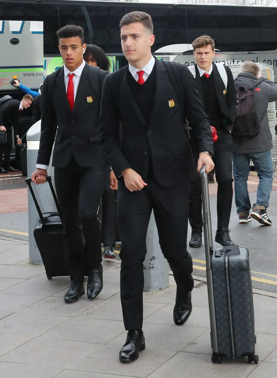 Mất 10 trụ cột, Man United mang 8 cầu thủ Học viện đương đầu PSG ảnh 4