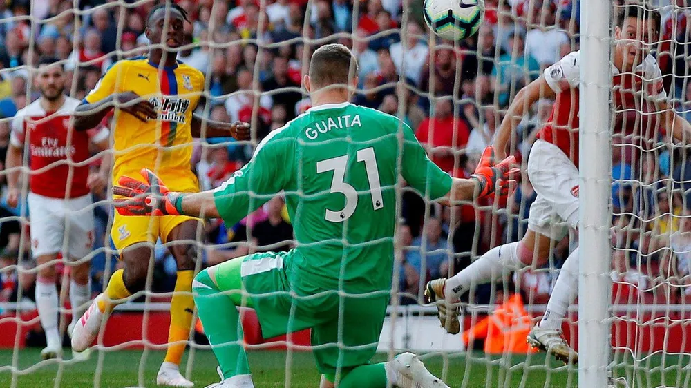 Arsenal - Crystal Palace 2-3: Benteke, Zaha và McArthur quật ngã Pháo thủ ảnh 5