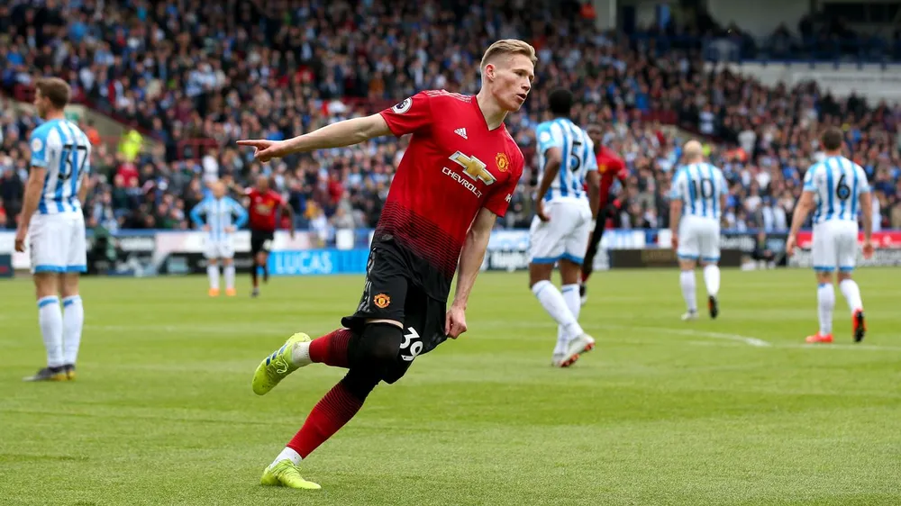 Huddersfield - Man United 1-1, Mbenza khiến Quỷ đỏ giã từ đường đua tốp 4 ảnh 3