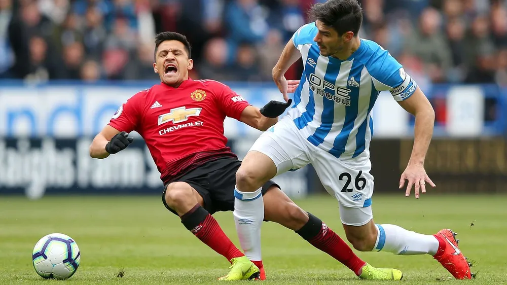 Huddersfield - Man United 1-1, Mbenza khiến Quỷ đỏ giã từ đường đua tốp 4 ảnh 4