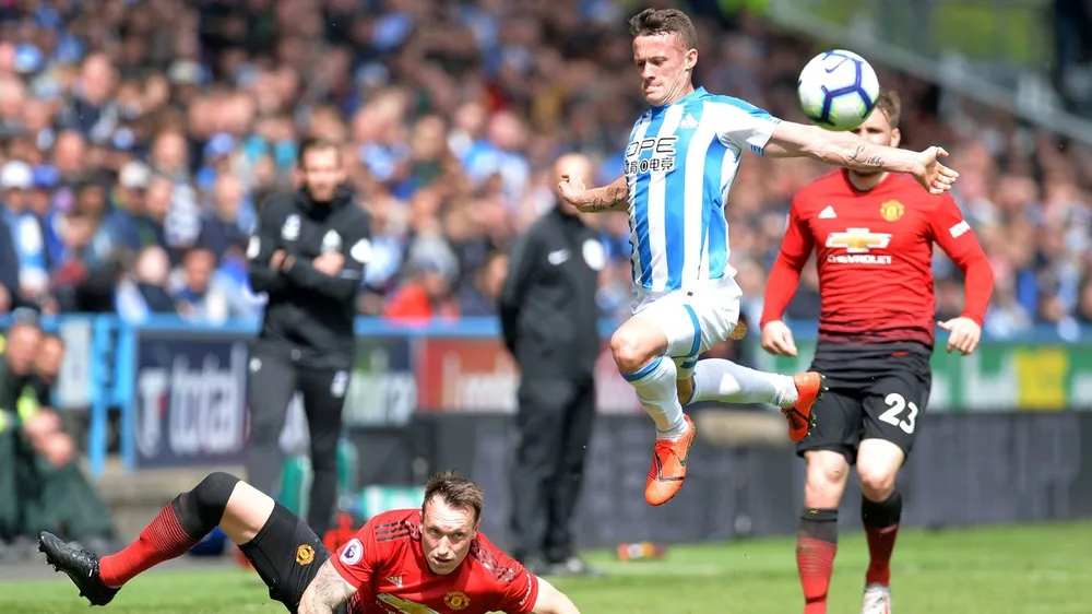 Huddersfield - Man United 1-1, Mbenza khiến Quỷ đỏ giã từ đường đua tốp 4 ảnh 5