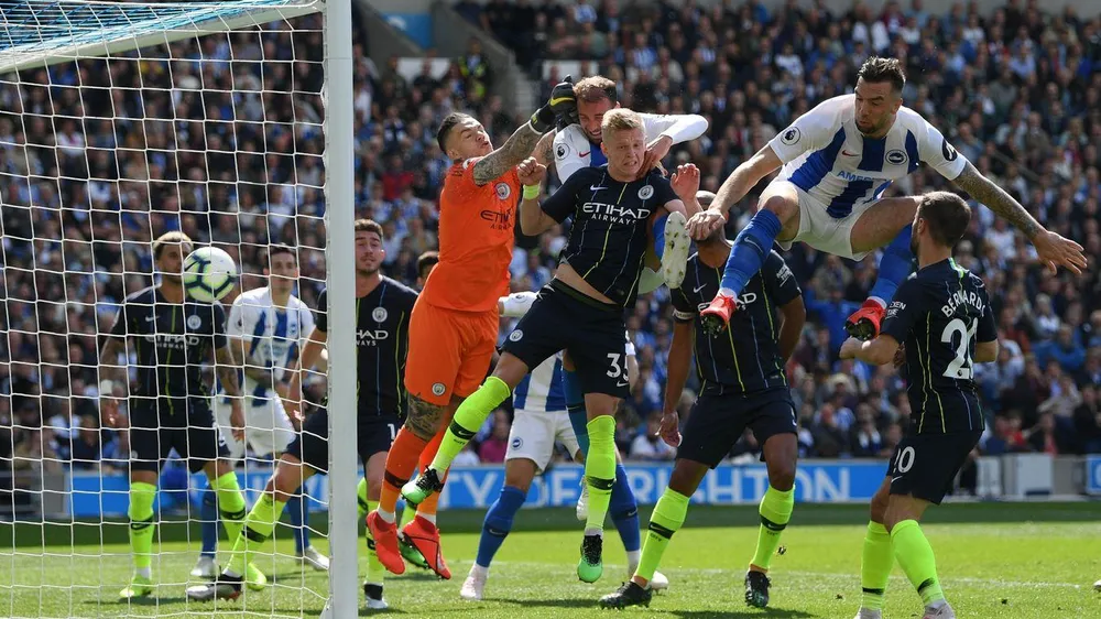 Brighton - Man City 1-4: Aguero ghi bàn, Guardiola bảo vệ thành công ngôi vô đĩch ảnh 4